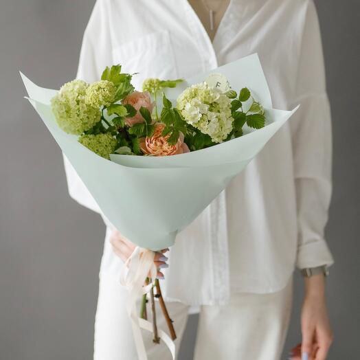 Bouquet with juliet and viburnum