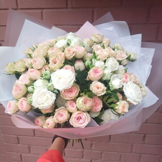 Микс из пионовидных роз