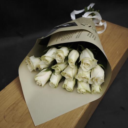 15 rosas blancas exclusivas en la elaboración