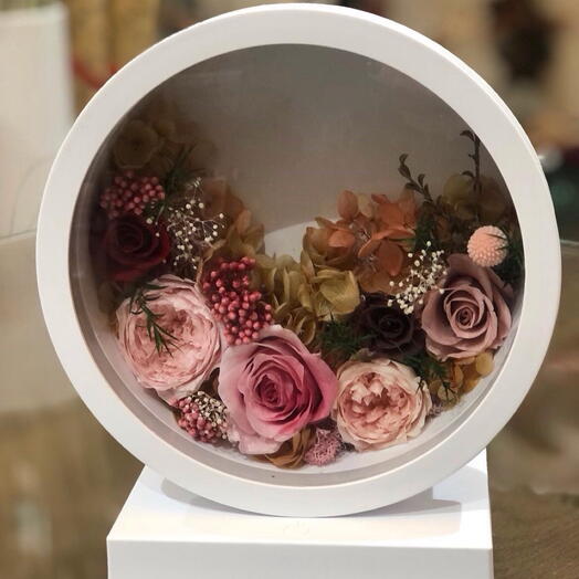 Night lamp with eternal flowers