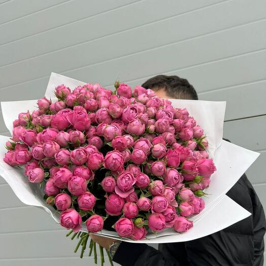 Букет из кустовых пионовидных роз