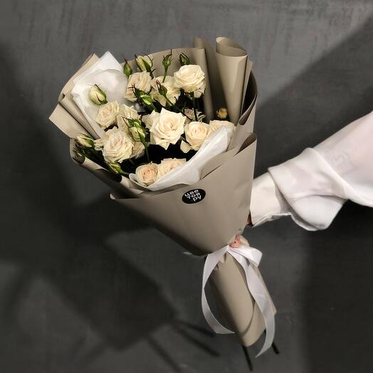 White bush roses are a stylish bouquet