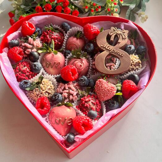 Клубника в шоколаде « Love