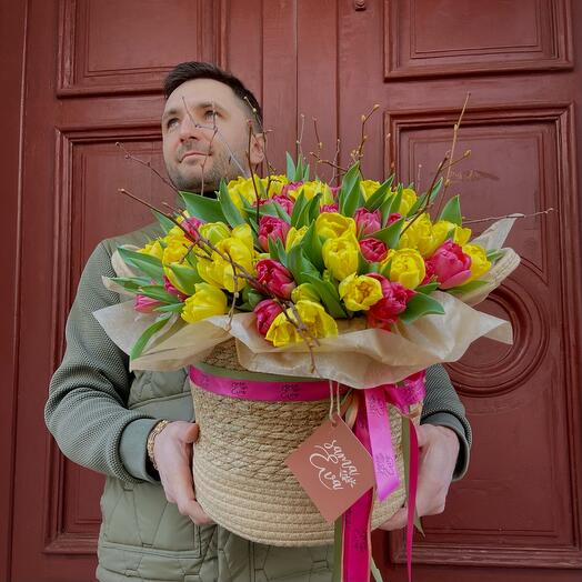 Букет из тюльпанов пионовидных