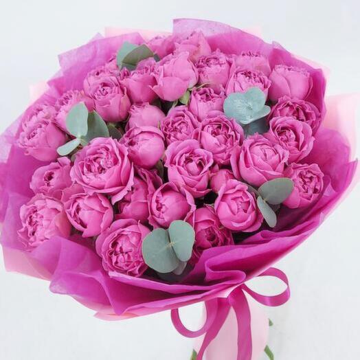Peony-shaped bush roses 9