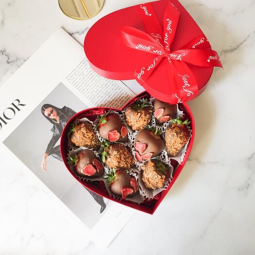 Клубника в шоколаде для любимой, любимого