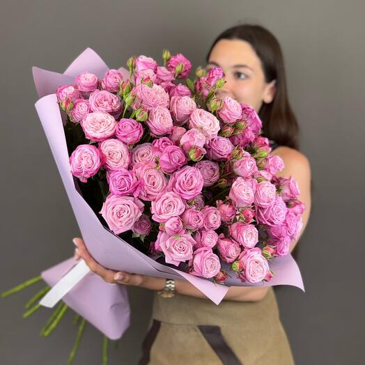 Bouquet of peony-shaped bush rose Lady Bombastic