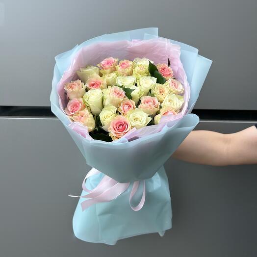 Bouquet of 25 Kenyan roses