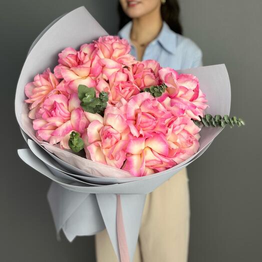 Пышный букет французских розочек