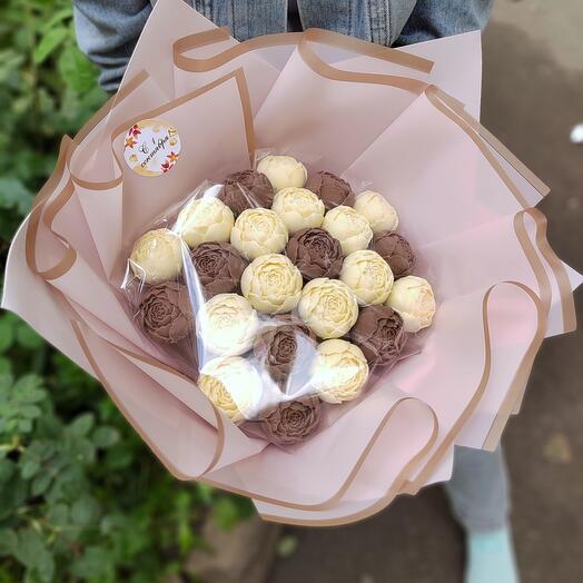 Шоколадные пионы в букете учителю, маме, жене
