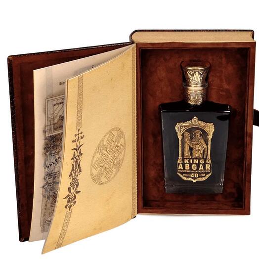 Коньяк Иджеван Царь Абгар 40 лет 0.7 л