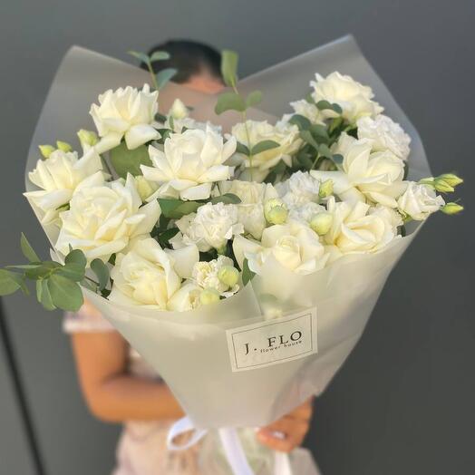 Букет французских роз и эустомы White