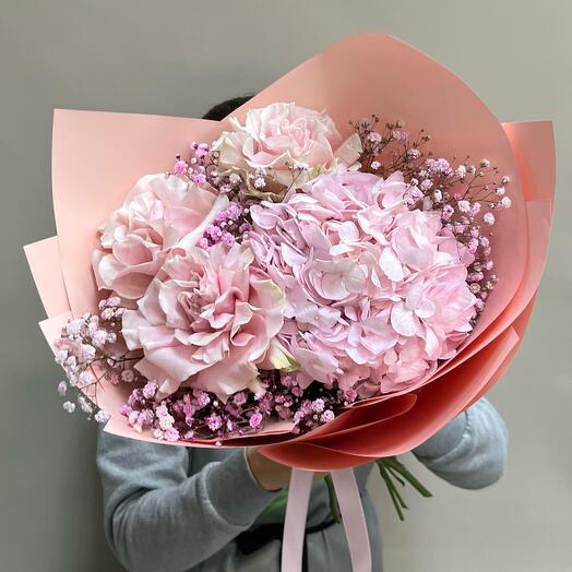 Bouquet of hydrangeas, gypsophila and French roses