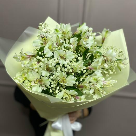 Bouquet of persistent alstroemeria