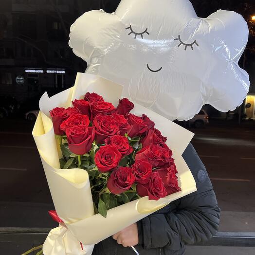 Red roses whith cloud balloon