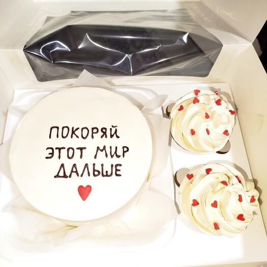 Сладкий набор «покоряй этот мир дальше» бенто + капкейки