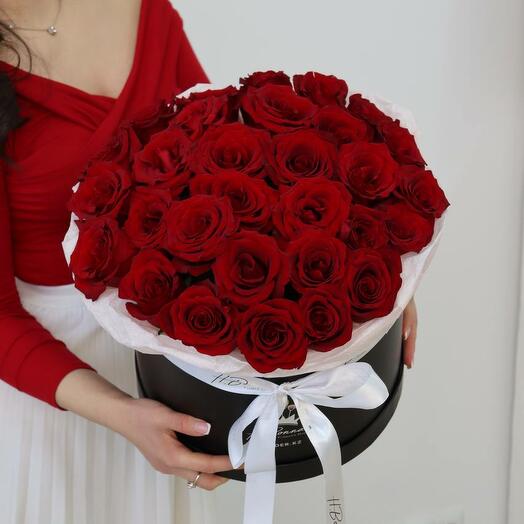 35 роз в коробке