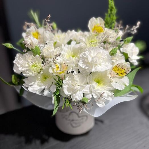 White mini composition