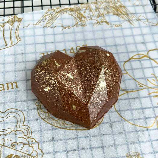 Шоколадное сердце с Дубайской начинкой