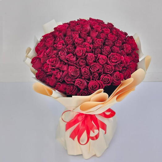 71 red roses Beauty