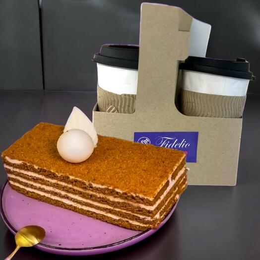 Комбо на двоих: Кофе и Медовик