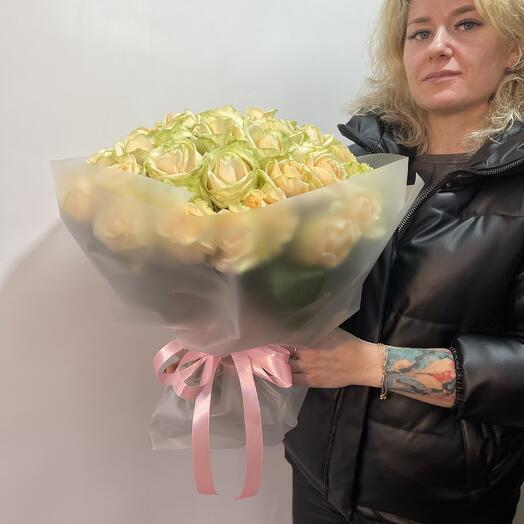 Букет из 55 кремовой розы