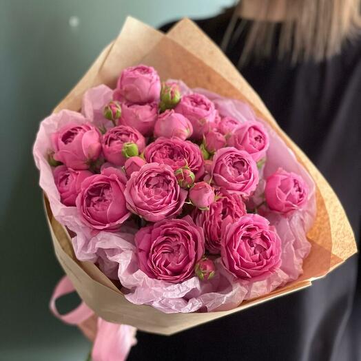 Букет из 5 веточек пионовидной розы в крафте 💕