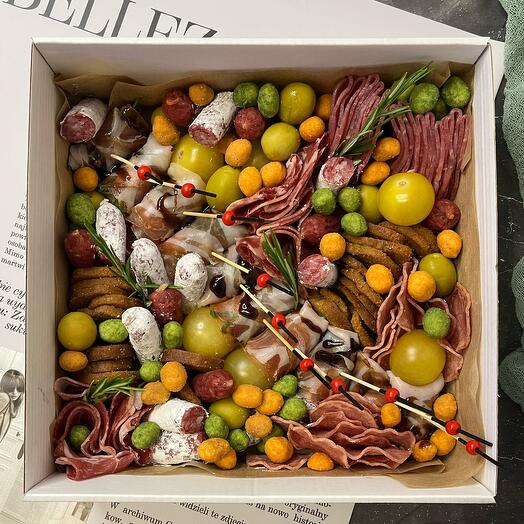 Подарочный гастробокс «Уголок мяса» на Выпускной