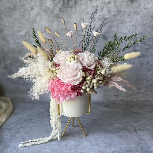 Стабилизированная композиция в кашпо «Pink flowers»