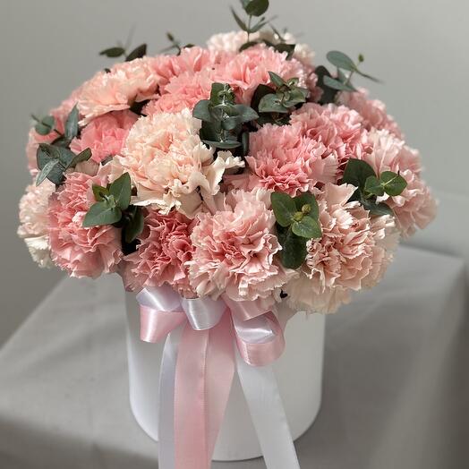 Нежная коробочка с розовыми диантусами🌸