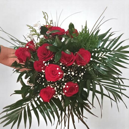 Ramo de 12 rosas rojas