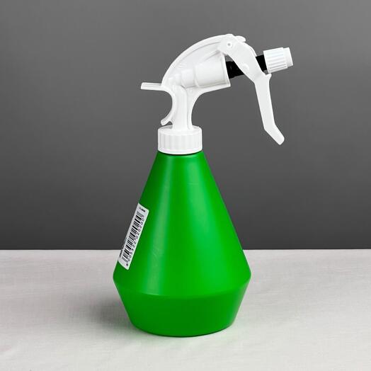 Ручной опрыскиватель маленький