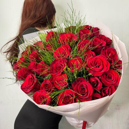 Классический букет из 35 красных роз