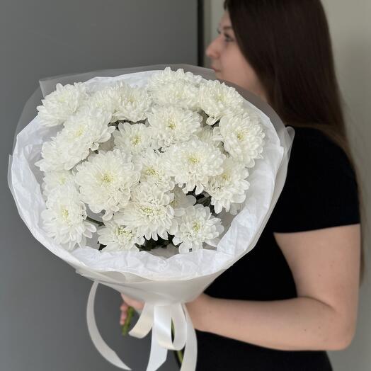 Букет из 5 белых кустовых хризантем