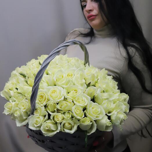 Корзина белых Роз кения