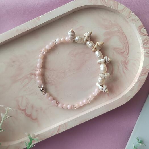 Браслет из жемчуга и перламутра с ракушками