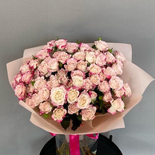15 Кустовых роз в нежной упаковке