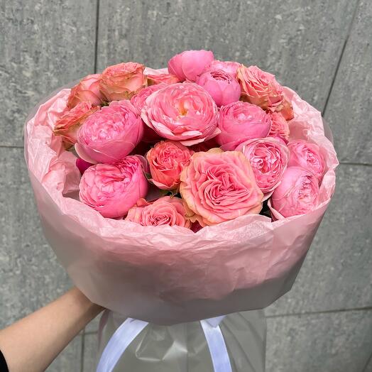 Букет из кустовых роз