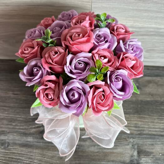 Композиция из мыльных роз 21 шт для учителя на 1 сентября