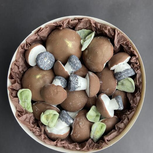 Зефирные грибочки в молочном шоколаде