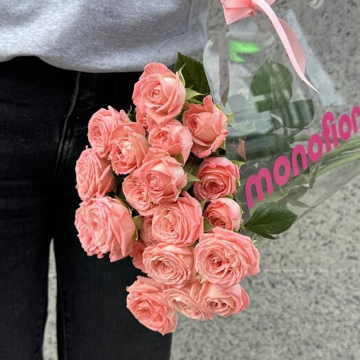 Цветы в сумке кустовая Роза
