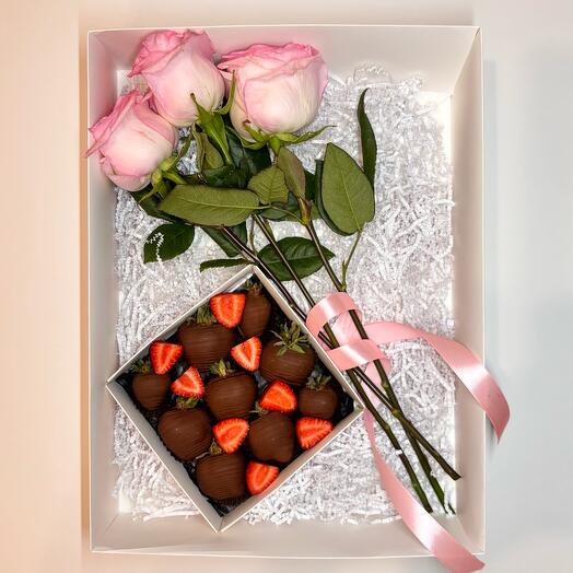 LiyaWithBerries