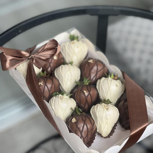 Клубника в шоколаде 12 шт
