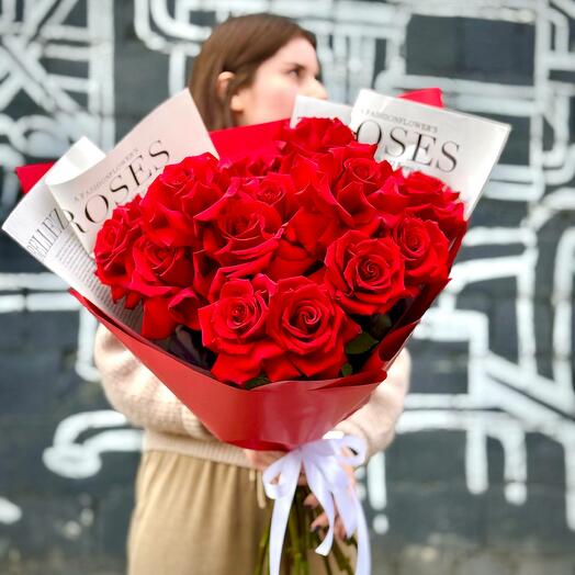 Букет красные французские розы Explorer, 15 шт