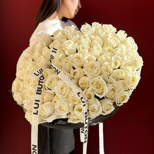 Букет "85 белых роз"