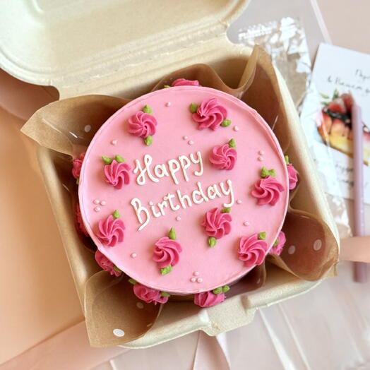 Бенто-торт на День Рождения для девушки, подруги с розочками «Happy Birthday»