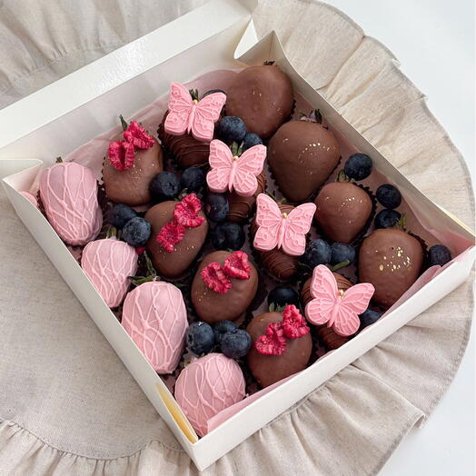 Клубника в шоколаде 16 шт 🦋🍓