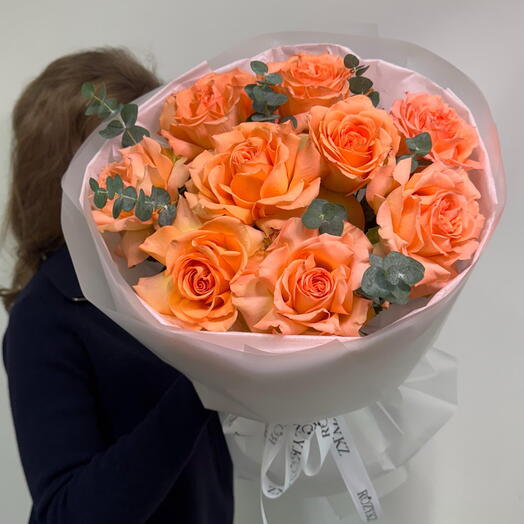 Букет из французских роз и эвкалипта🤍