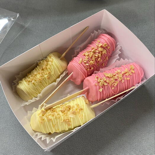 Набор бананов в белом и розовом шоколаде