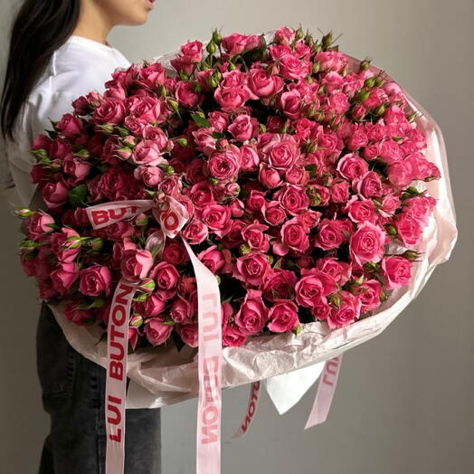 Букет 61 кустовый розы